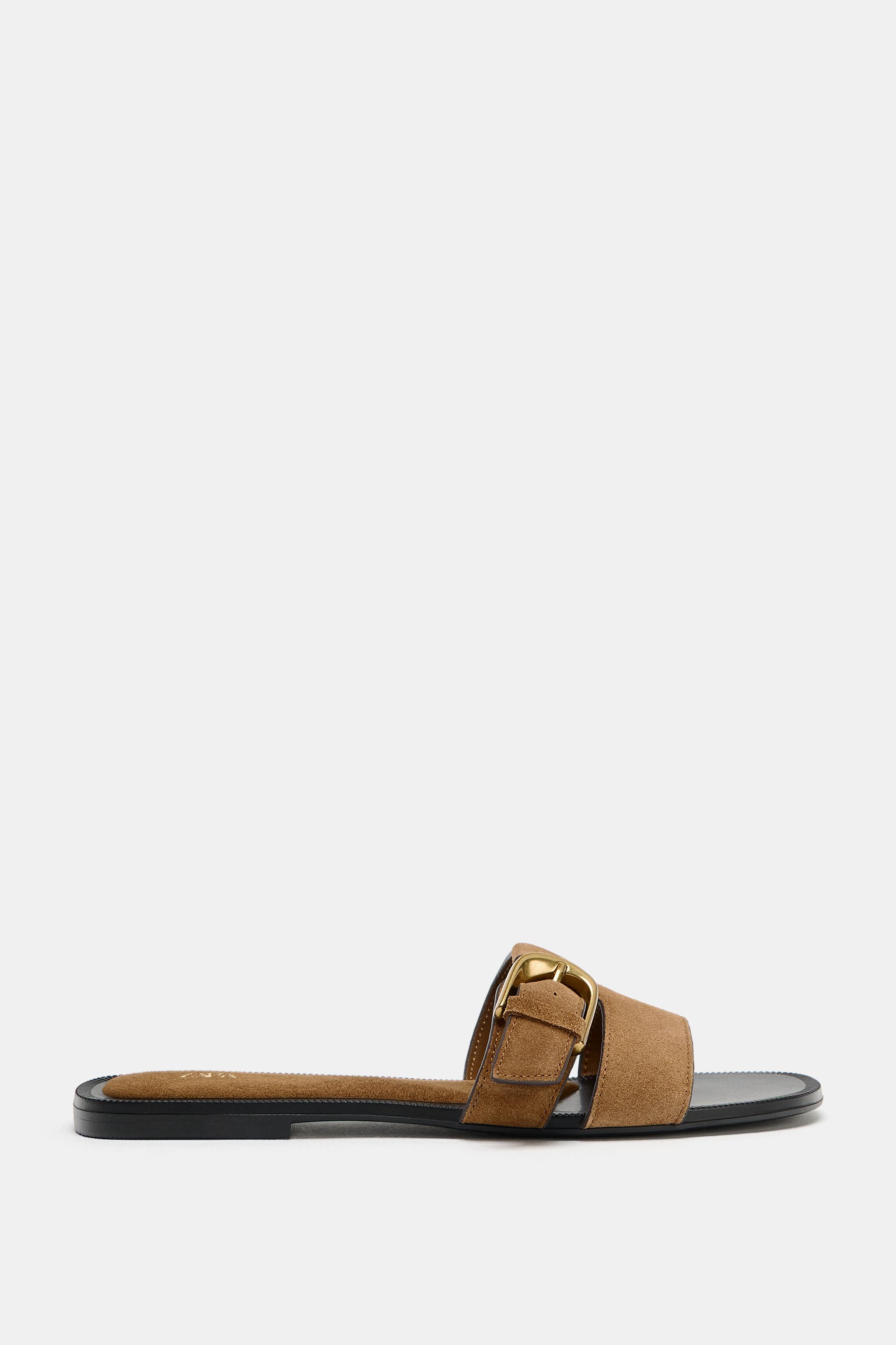 SANDALES EN DAIM À BOUCLE